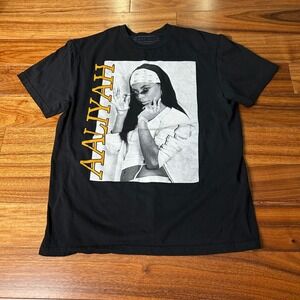 Aaliyah Graphic T-Shirt Womens Medium Black Short Sleeve R&B Music‎ Portrait Tee